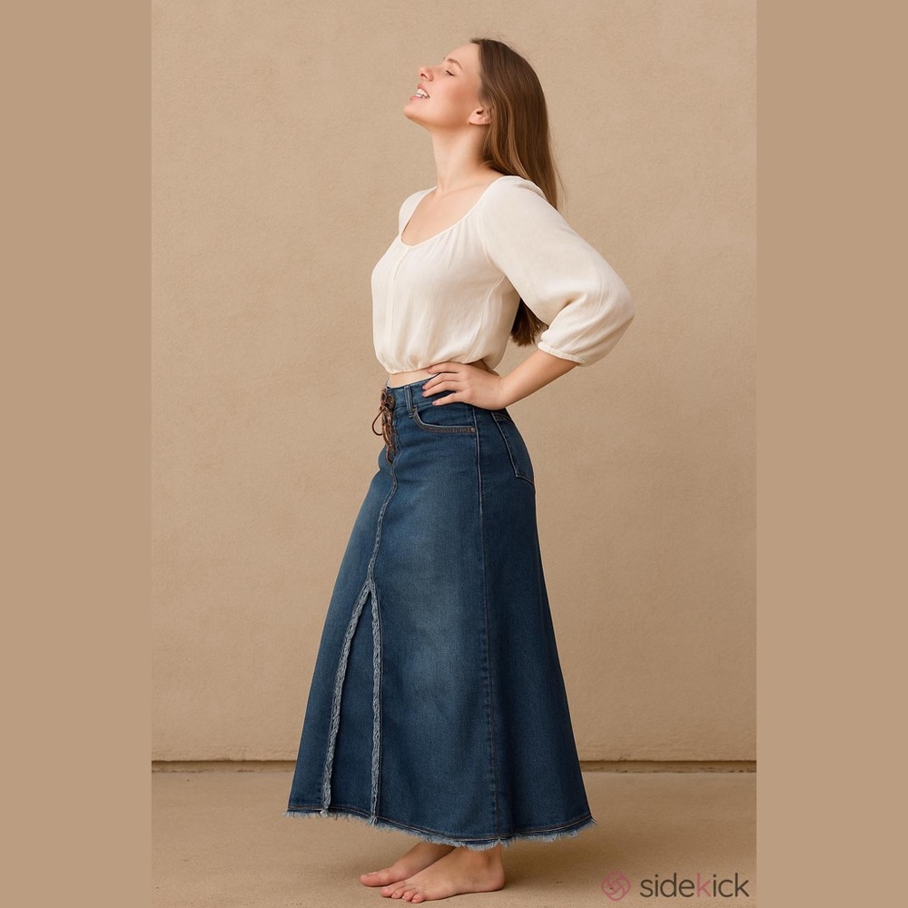 XOXO Women’s Distressed Denim Maxi Skirt Front Slit Frayed Hem Size 9/10 Y2K vtg